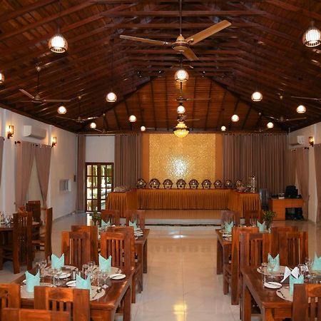 Jkab Park Hotel Trincomalee Exteriér fotografie