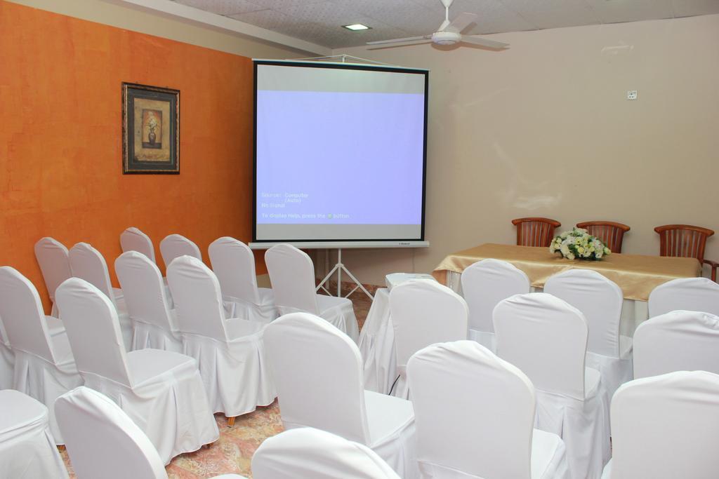 Jkab Park Hotel Trincomalee Exteriér fotografie