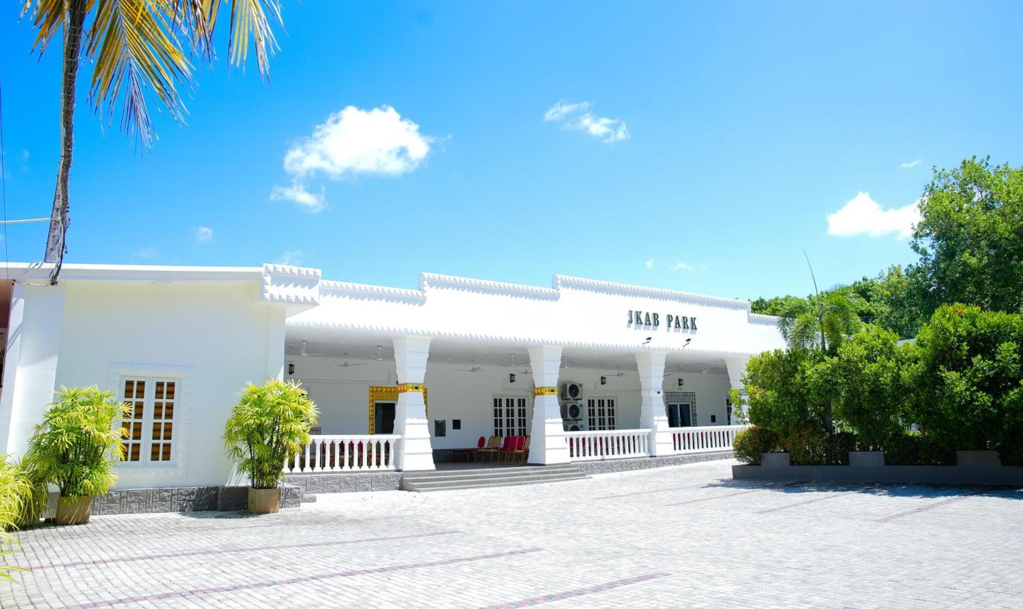 Jkab Park Hotel Trincomalee Exteriér fotografie