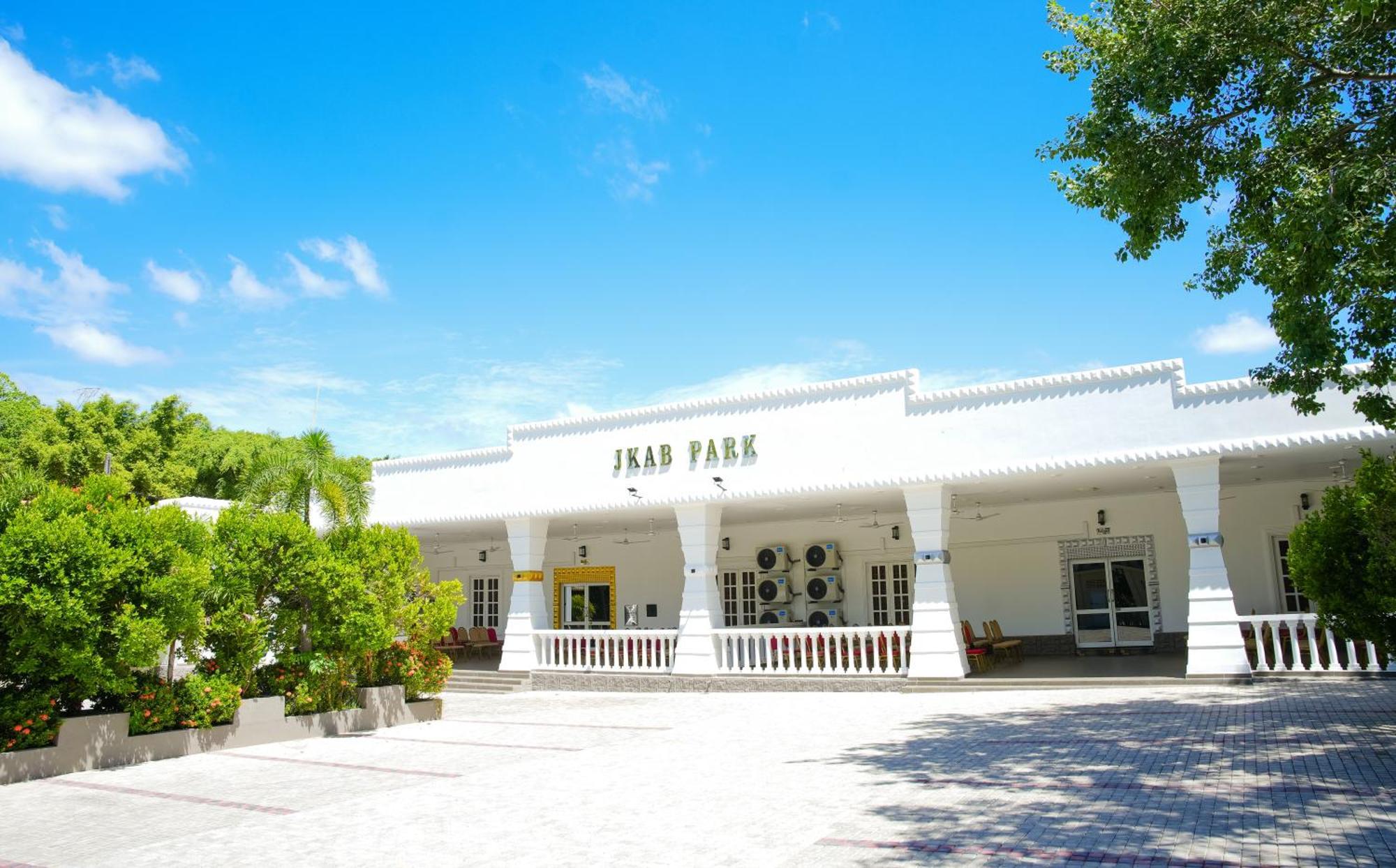 Jkab Park Hotel Trincomalee Exteriér fotografie