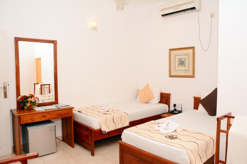 Jkab Park Hotel Trincomalee Exteriér fotografie