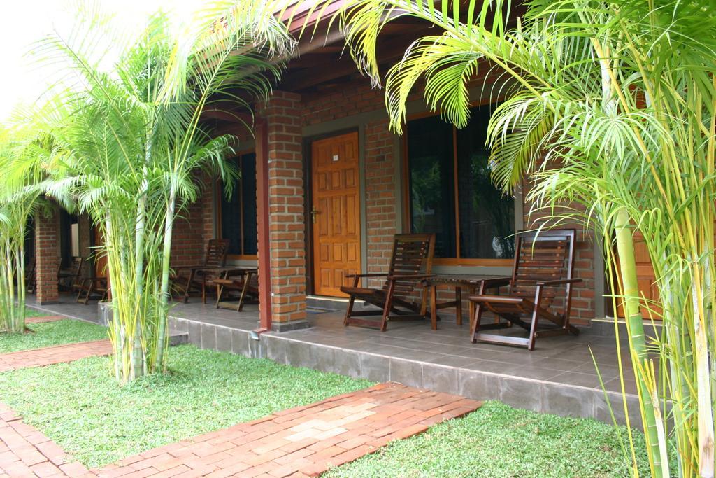 Jkab Park Hotel Trincomalee Exteriér fotografie
