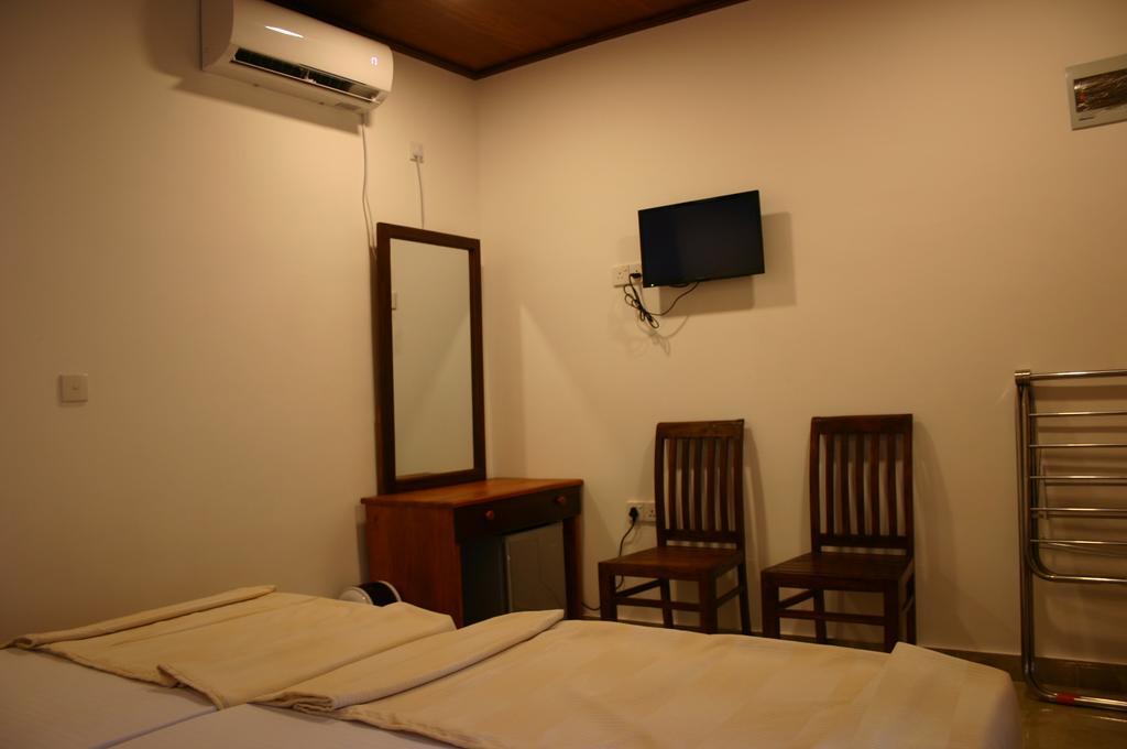 Jkab Park Hotel Trincomalee Exteriér fotografie