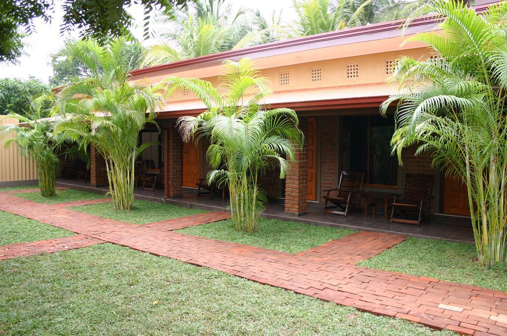 Jkab Park Hotel Trincomalee Exteriér fotografie
