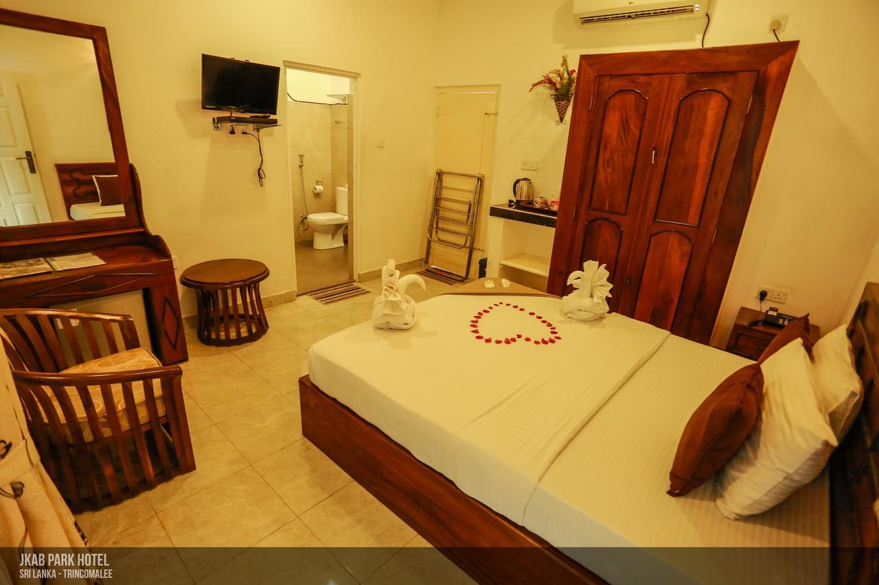 Jkab Park Hotel Trincomalee Exteriér fotografie