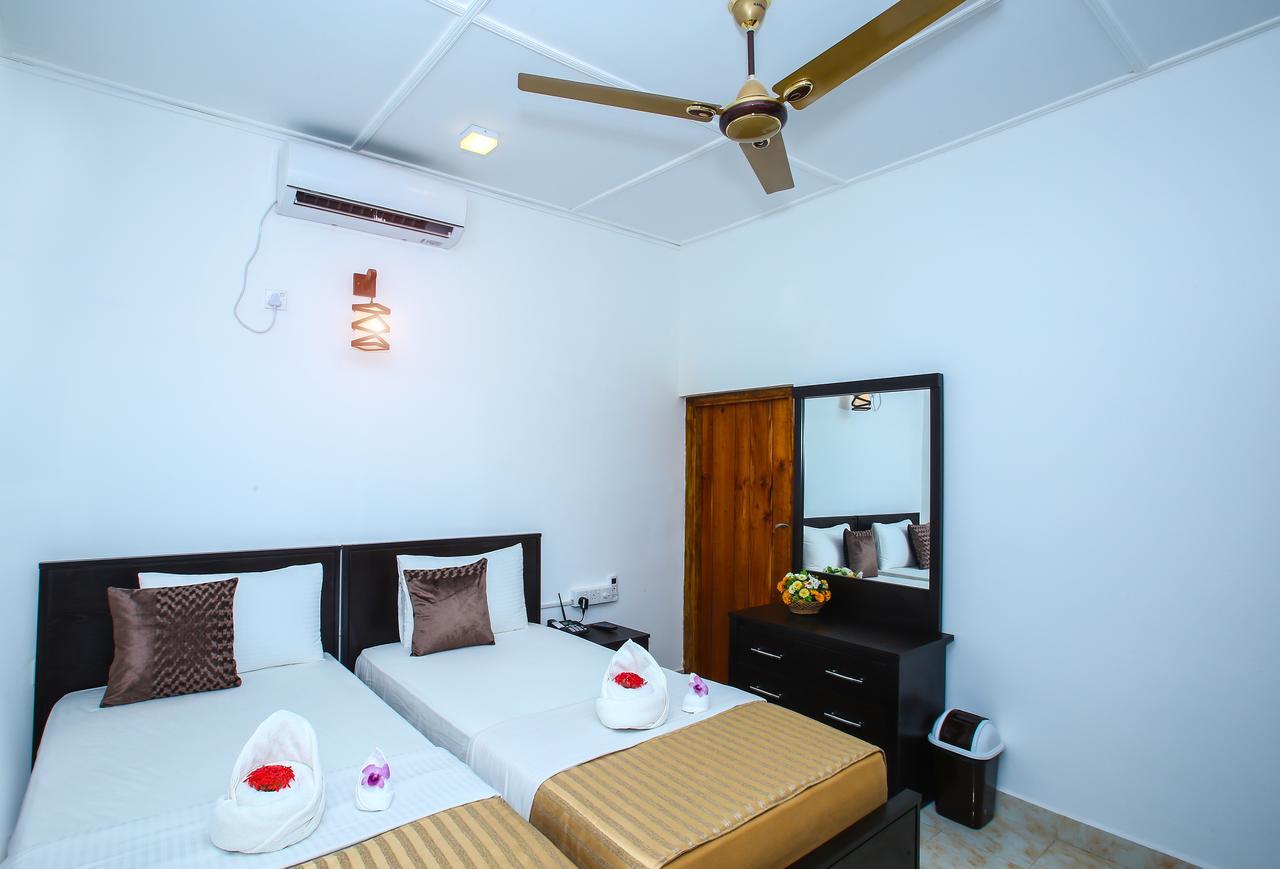 Jkab Park Hotel Trincomalee Exteriér fotografie